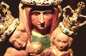  Replika figurki św. Anny Samotrzeciej – dzieło br. Leonarda Bannerta 