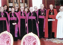  8 października 1962 r. Jan XXIII przyjmuje kard. Wyszyńskiego i polskich biskupów przed rozpoczęciem soboru. Pierwszy z lewej bp Karol Wojtyła