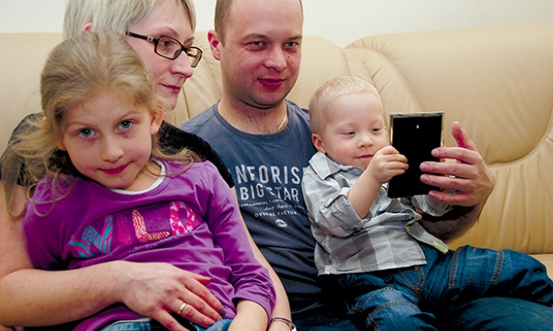   Elżbieta i Konrad wiedzą, że bł. Jan Paweł II czuwał nad ich dzieckiem 