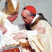 22 lutego 2001 r. Jan Paweł II mianował abp. Bergoglio kardynałem