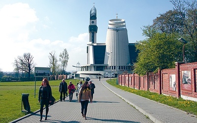  11 kwietnia pod sanktuarium  Bożego Miłosierdzia