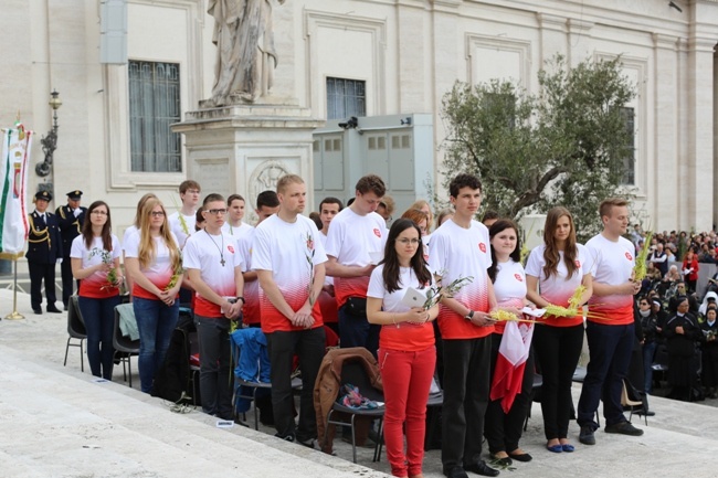 Nasi reprezentanci odbierali w Rzymie symbole ŚDM