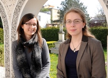 Julia Ziółko (z lewej) i Anna Katarzyna Pastuszka zachęcają młodych diecezjan do włączenia się w przygotowania do Światowych Dni Młodzieży