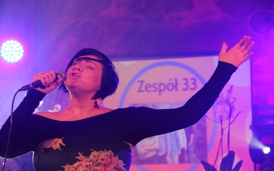 Joanna Konieczna, wokalistka Zespołu 33