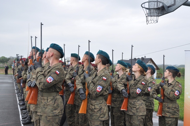 Przegląd musztry klas mundurowych