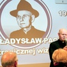   O ks. Władysławie Paciaku i historii powstania albumu opowiadał ks. prał. Edward Poniewierski Poniżej: Warto zapoznać się z tą publikacją
