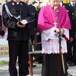 Przemarsz strażaków na cześć papieży