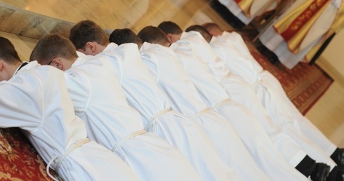 Ośmiu kleryków zostanie diakonami