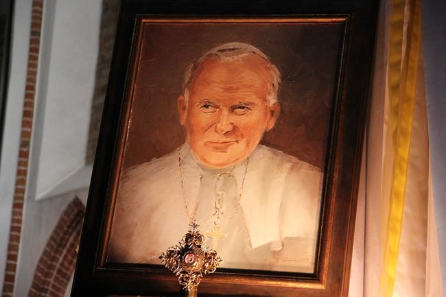Dziękczynne czuwanie młodzieży w Słupsku