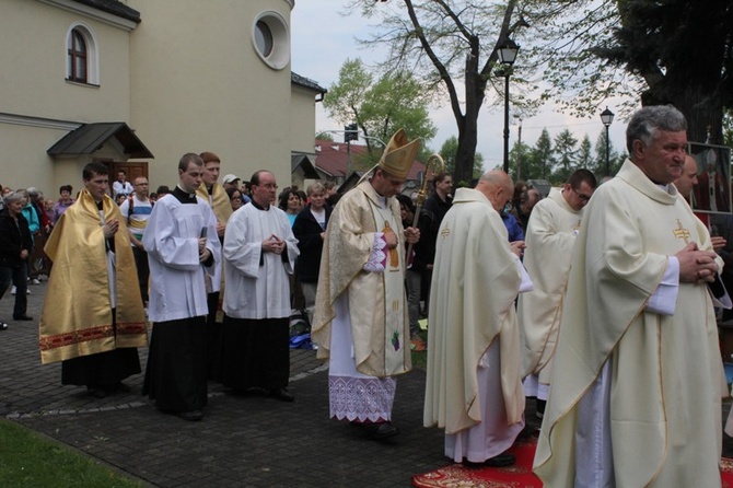 Pielgrzymia Msza św. w Hałcnowie