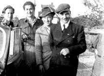 "Bartek" - pierwszy z prawej, na archiwalnym zdjęciu już po ujawnienieniu w 1947 r.