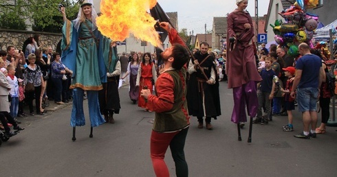 Parada, tańce, muzyka i jadło