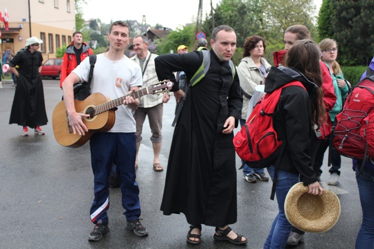 W deszczu z Radziszowa w stronę Mogilan