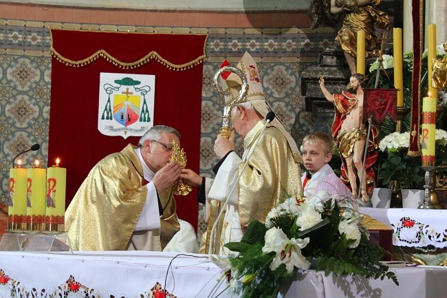 Papieski pomnik w Dusznikach