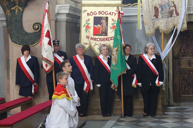 Papieski pomnik w Dusznikach