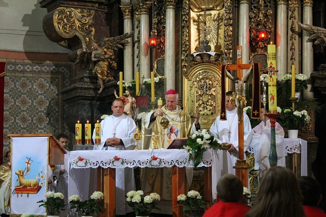 Papieski pomnik w Dusznikach