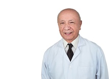 Prof. Bogdan Chazan jest profesorem ginekologii i położnictwa, od 2004 roku pełni funkcję dyrektora Szpitala Ginekologiczno-Położniczego im. Świętej Rodziny w Warszawie. Był kierownikiem Kliniki Położniczo-Ginekologicznej Instytutu Matki i Dziecka oraz krajowym konsultantem w dziedzinie położnictwa i ginekologii. Jest członkiem Komitetu Nauk Demograficznych PAN.