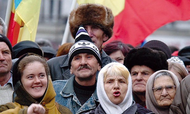 Demonstracja przeciwników rosyjskiej interwencji. Na transparencie napis: „Rosja. Ręce precz od Mołdawii!”