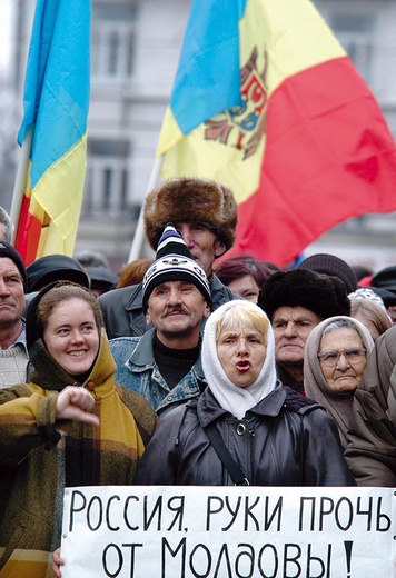 Demonstracja przeciwników rosyjskiej interwencji. Na transparencie napis: „Rosja. Ręce precz od Mołdawii!”