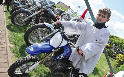 Dominik był najmłodszym motocyklistą zjazdu. Jest też ministrantem