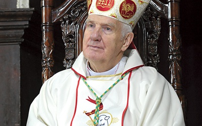 – Zwykle tak jest, że rzeczy materialne wskazują nam na rzeczy duchowe i w tym sensie są nam potrzebne – mówi bp Ignacy Dec o pomniku Jana Pawła II