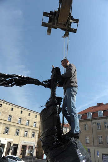 Pomnik św. Jana Pawła II w Świdnicy