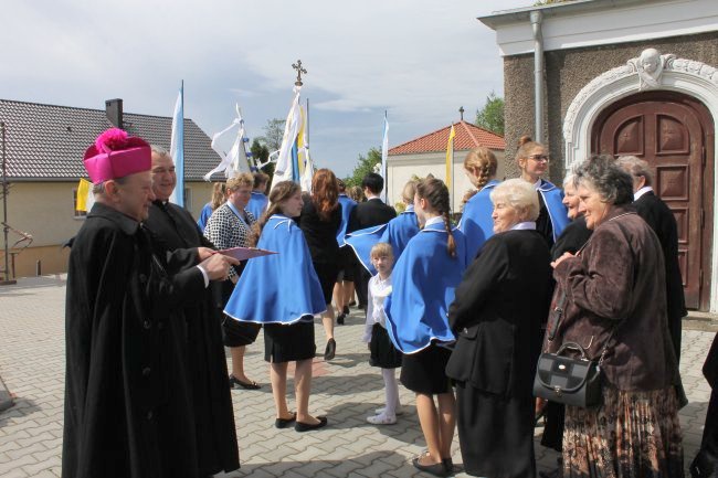 Stulecie marianek w Zbrosławicach