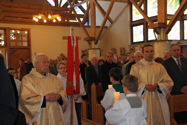 Elewacja relikwi bł. o. Stanisława Papczyńskiego w Puszczy Mariańskiej