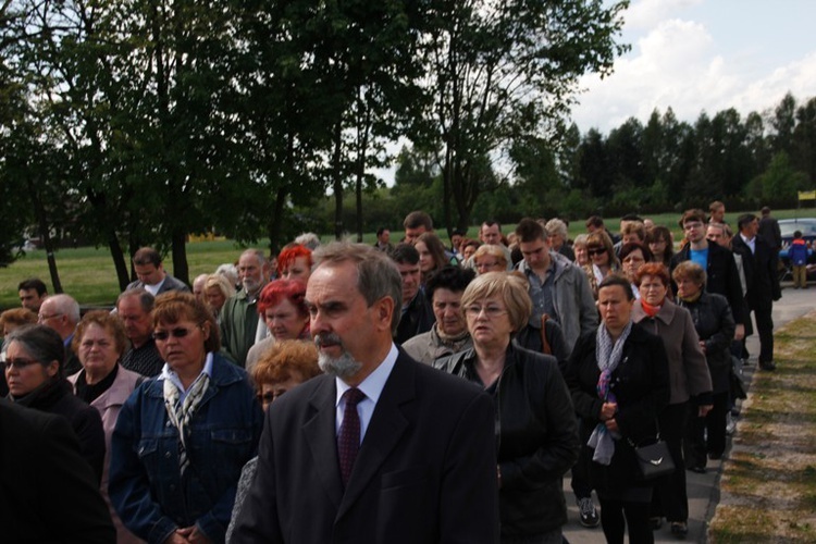 Elewacja relikwi bł. o. Stanisława Papczyńskiego w Puszczy Mariańskiej