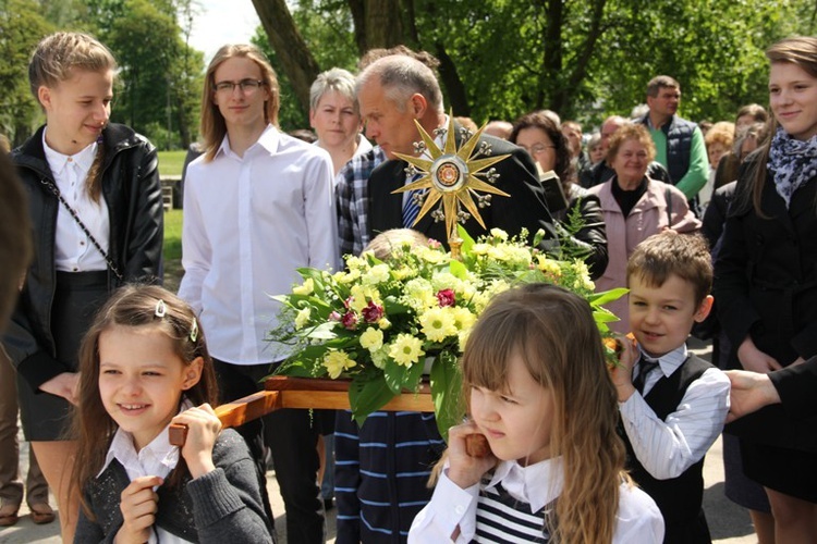 Elewacja relikwi bł. o. Stanisława Papczyńskiego w Puszczy Mariańskiej