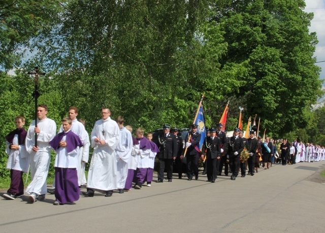 Ostatnie pożegnanie śp. ks. kan. Karola Tomali