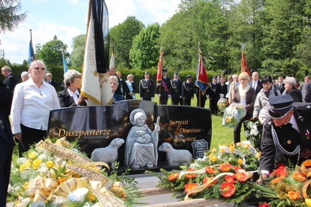 Ostatnie pożegnanie śp. ks. kan. Karola Tomali