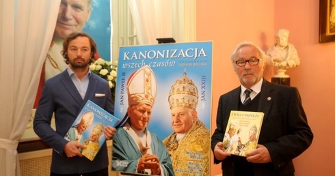 O kanonizacji wszechczasów
