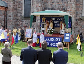 Od rana do późnych godzin popołudniowych płocczanie czytali księgi Starego i Nowego Testamentu