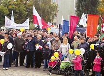 Co roku w marszu bierze udział kilka tysięcy osób