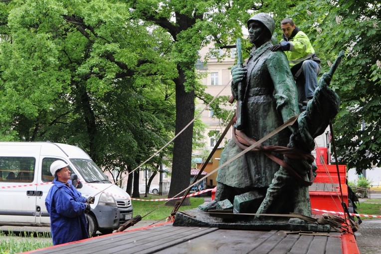 Likwidacja pomnika żołnierzy Armii Radzieckiej