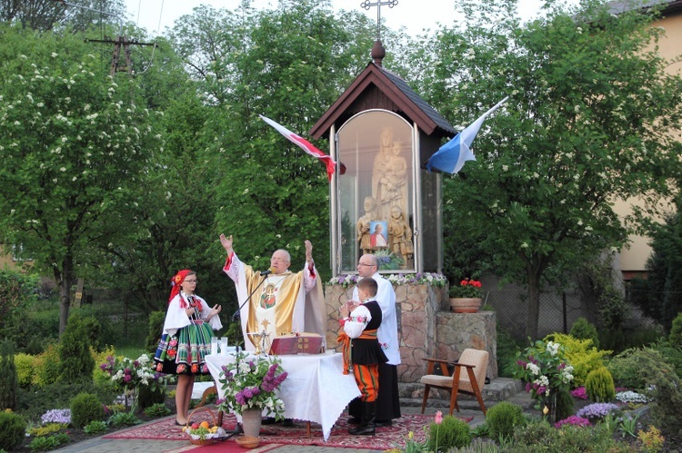 Msza św. przy kapliczce na Korabce