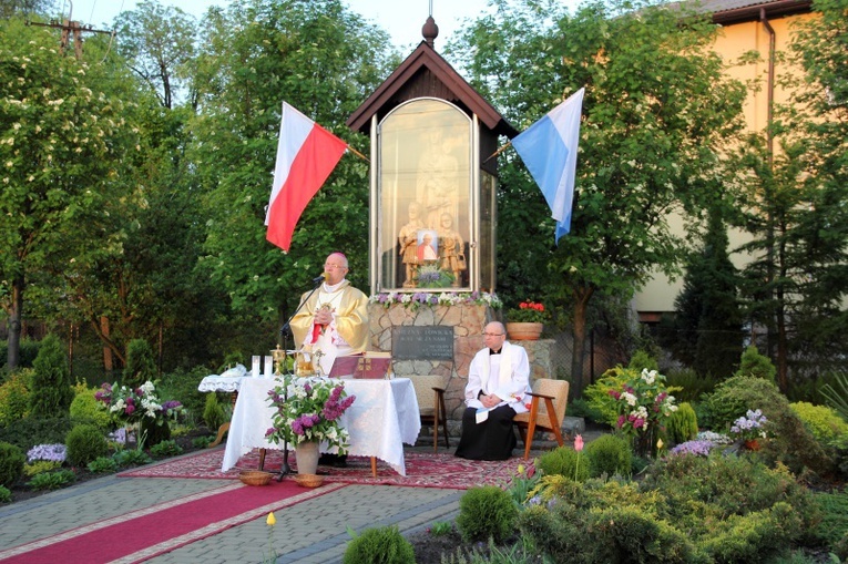 Msza św. przy kapliczce na Korabce