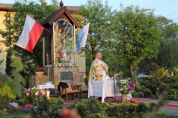 Msza św. przy kapliczce na Korabce