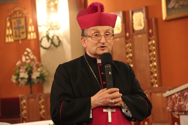 Statuetka "Człowiek Człowiekowi" 2014