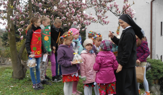 Z wizytą u naszych seniorów przed świętem Zmartwychwstania