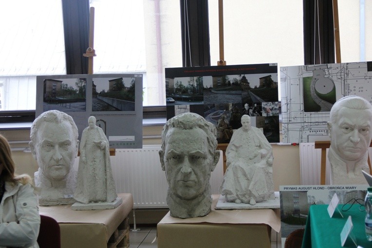 Projekty na pomnik kard. Augusta Hlonda
