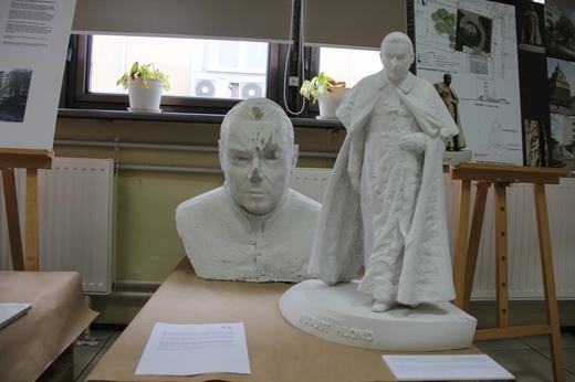 Projekty na pomnik kard. Augusta Hlonda