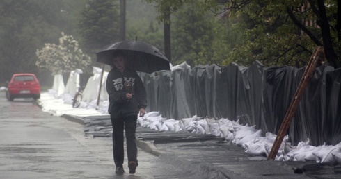 Woda opada, emocje też