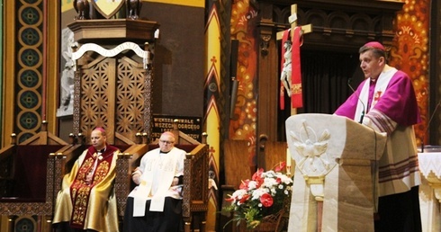 Podczas ekumenicznego nabożenstwa w sosnowieckiej katedrze homilię wygłosił bp Roman Pindel