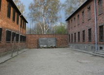 Mniej Polaków w Muzeum Auschwitz