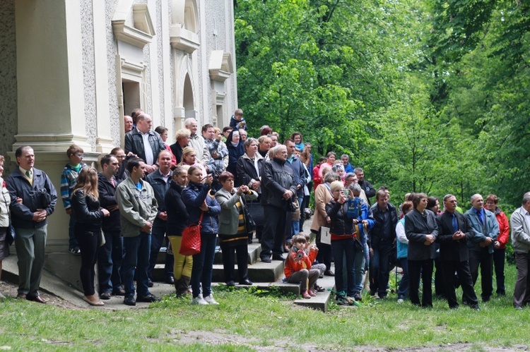 Jeźdźcy i zaprzęgi konne na pielgrzymce