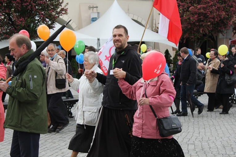 Cieszyn - Rodzinny Polonez przed Marszem dla Życia i Rodziny