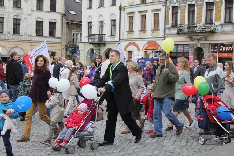 Cieszyn - Rodzinny Polonez przed Marszem dla Życia i Rodziny