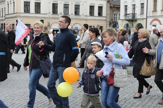 Cieszyn - Rodzinny Polonez przed Marszem dla Życia i Rodziny